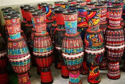 Schapenvacht tamboerijn, PVC tamboerijn, lichte tamboerijn en vele andere Afrikaanse trommels